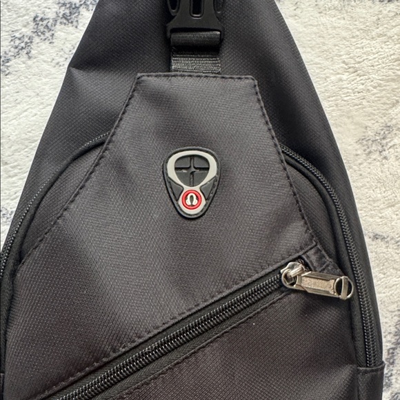 Stylish Black Women's Crossbody Bag - Picture 2 of 3